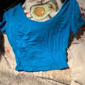 Blue cropped tee
